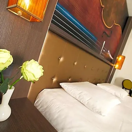 호텔 Hotel Medemblik 3*