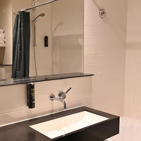 מלון Hotel Medemblik 3*